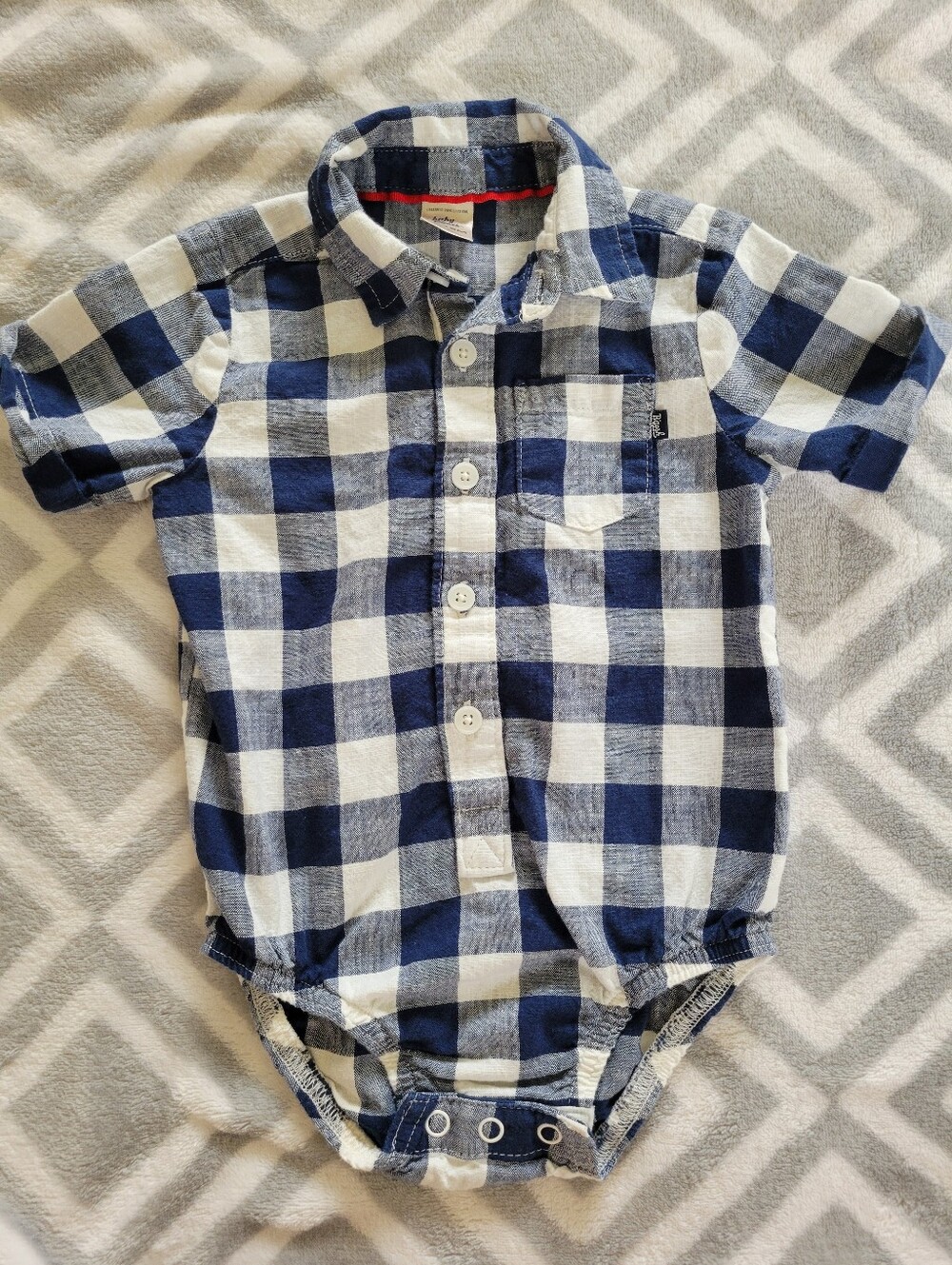 Baby Boys size 12-18 months Blue and white Button-Up Short Sleeve Onesie